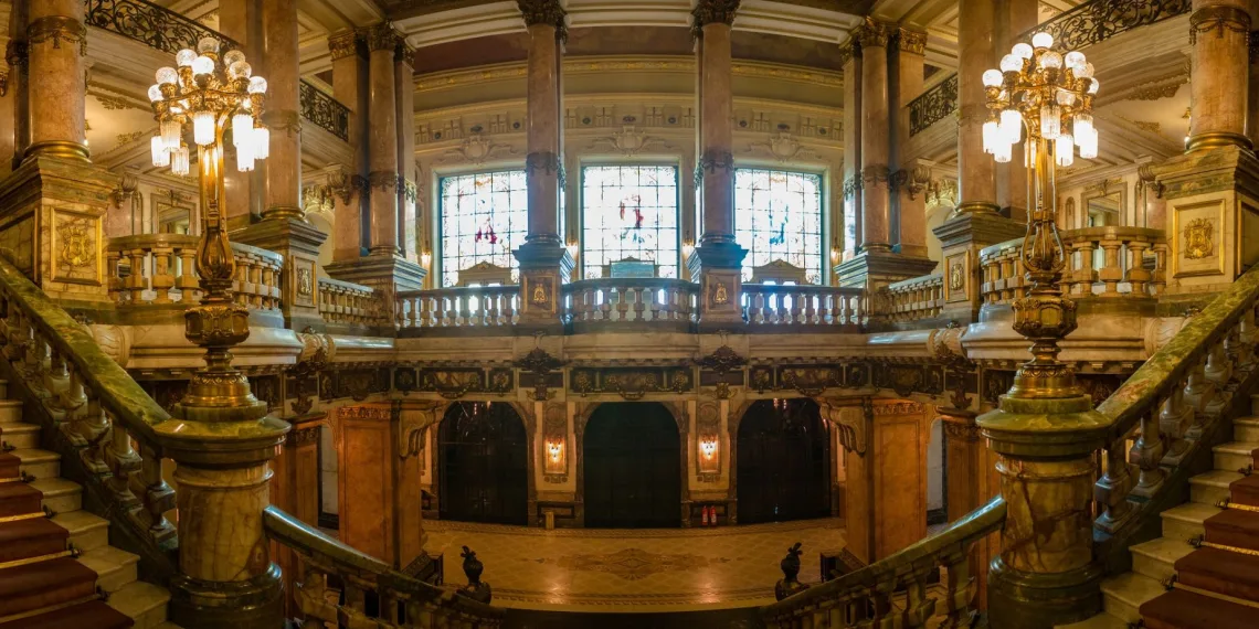 Theatro Municipal do Rio de Janeiro completa 111 anos