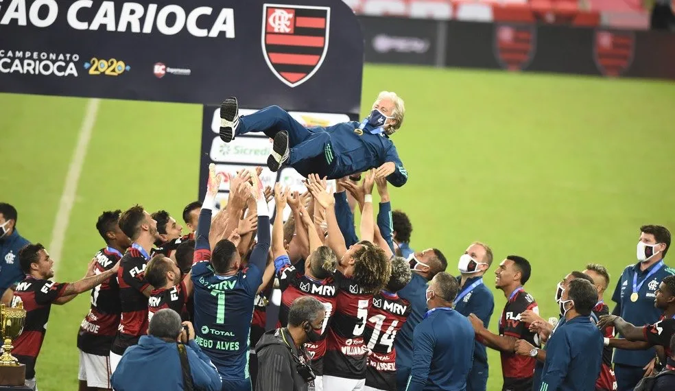 Flamengo derrota o Fluminense e conquista o bi do Carioca! Veja as fotos
