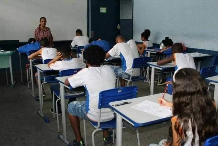 Fiocruz lança manual para reabertura segura das escolas