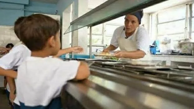 PREFEITURA VAI REABRIR REFEITÓRIO DAS ESCOLAS MUNICIPAIS PARA ALIMENTAÇÃO DE CRIANÇAS