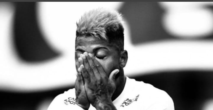 Jogador do Santos chora nas redes sociais após sofrer racismo