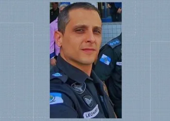Capitão da PM suspeito de chefiar a milícia na Zona Oeste do Rio se entrega na delegacia