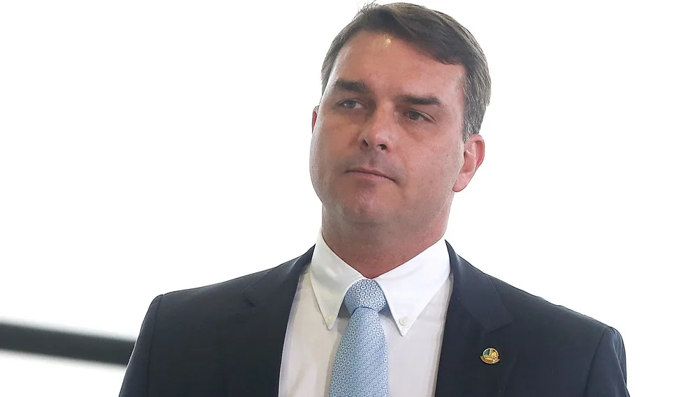 Flávio Bolsonaro será ouvido pelo MPF sobre vazamento da PF na operação Furna da Onça