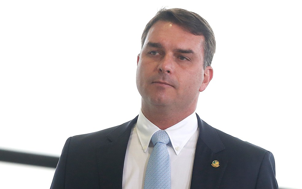 Flávio Bolsonaro será ouvido pelo MPF sobre vazamento da PF na operação Furna da Onça
