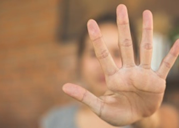 AGORA É LEI: O GOVERNO ESTÁ AUTORIZADO A USAR HOTÉIS PARA ACOLHER VÍTIMAS DE VIOLÊNCIA DOMÉSTICA