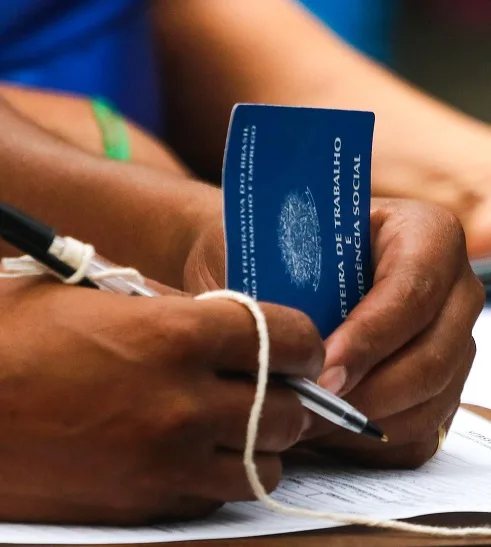 Prefeitura do Rio disponibiliza mais de 230 vagas de emprego nesta segunda-feira (13/07)