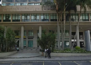 Cuidadora é denunciada pelo Ministério Público por tentar matar idosa para furtar cartão bancário