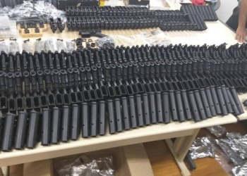 Armas apreendidas em favelas do Rio podem ter sido vendidas por Ronnie Lessa, acusado de matar Marielle