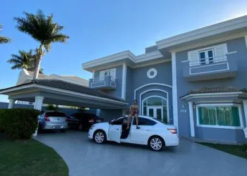 Luck Muzik, filho de Mr. Catra, se muda para mansão de R$ 4 milhões: ‘Sonho realizado’; veja fotos