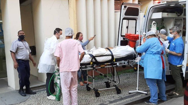 Mesmo após a Justiça determinar manutenção de hospitais de campanha, estado prossegue desmonte das unidades