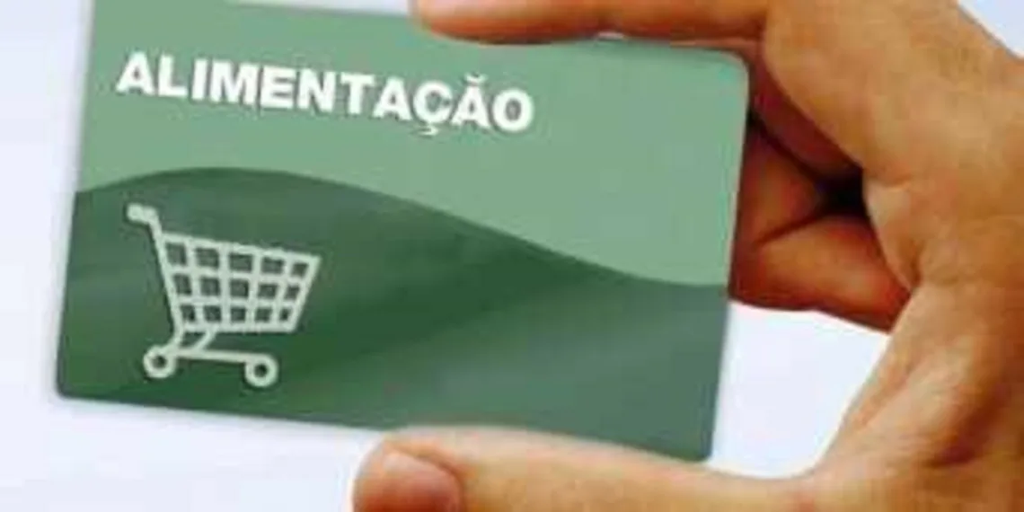 Prefeitura do Rio começa a distribuir cartões alimentação para todos os alunos da rede