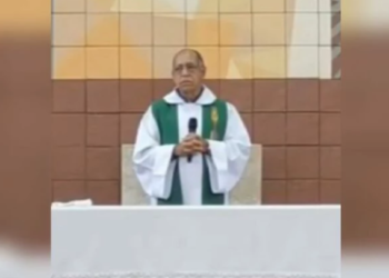 Padre deseja morte a fiéis que não vão à igreja na pandemia