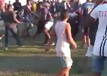 Jogo de futebol termina em briga e tiros no Rio ( video)