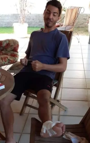 TUBARÃO ATACA SURFISTA NA PRAIA DA RESERVA NO RJ( FOTOS)