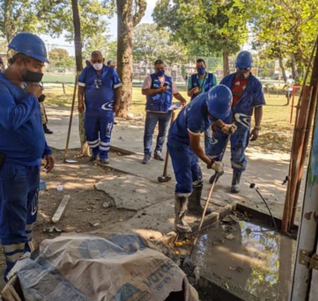 Prefeitura do Rio desfaz 20 ligações clandestinas de água e de energia elétrica na zona oeste