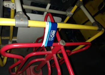 Prefeitura flagra 79 irregularidades em ônibus na garagem da Pégaso