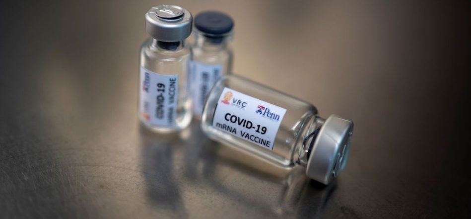 Presidente Bolsonaro assina MP para viabilizar vacina contra covid-19