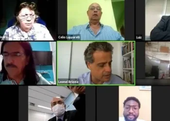Casal aparece fazendo sexo em reunião virtual da Câmara do RJ sobre merenda escolar