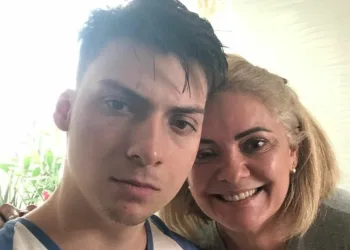 Filho de Bolsonaro testa positivo para covid-19!!