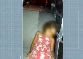 Menina é esquecida pela avó dentro de carro de aplicativo