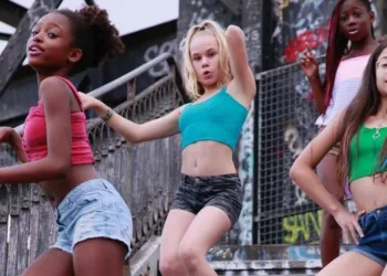 Erotização infantil: Filme da Netflix leva chuva de deslikes