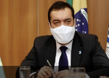 Governador em exercício realiza primeira reunião de trabalho