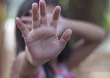 Criança de 11 anos é estuprada e está gravida por parente