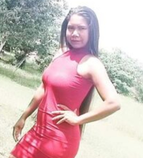 Mulher morre nos braços da irmã após levar mais de 30 facadas do marido na frente dos filhos 
