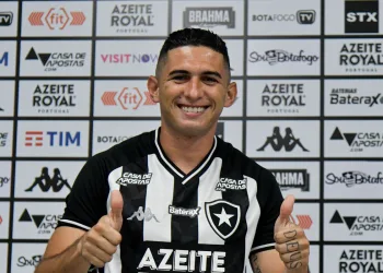 Botafogo dispensa três jogadores