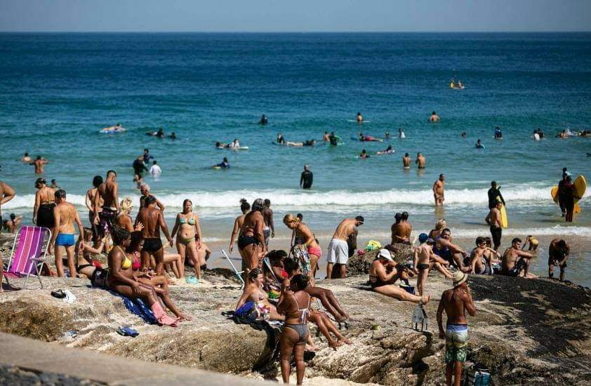 CRIVELLA ESTUDA “RESERVAR ” ÁREAS NA AREIA DA PRAIA POR APLICATIVO