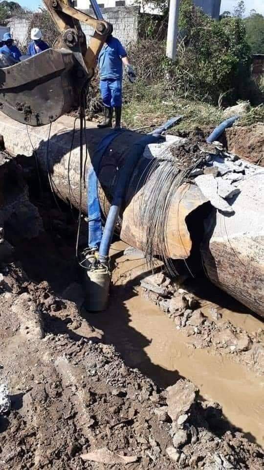 CEDAE REALIZA REPARO EMERGENCIAL EM CAMPO GRANDE