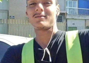 JOVEM NEGRO É AGREDIDO E ACUSADO DE FURTO NAS LOJAS RENNER EM SHOPPING DO RJ( FOTOS)