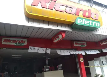 RICARDO ELETRO VAI FECHAR LOJAS