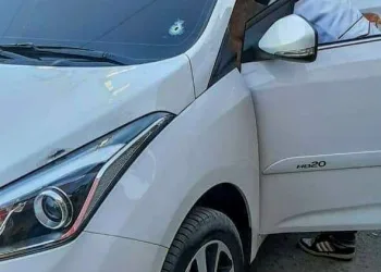 Idosos São Alvejados Por Marginais Ao Entrarem Por Engano Em Uma Comunidade Do Rio.
