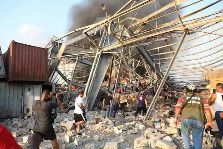 Grande explosão em Beirute deixa ao menos 10 mortos