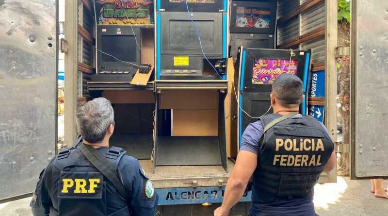 PRF e PF estouram cassino clandestino na RJ