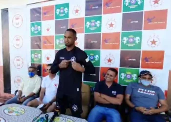MP quer que goleiro Bruno jogue usando tornozeleira