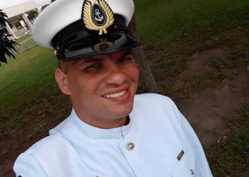 Sargento da Marinha morre cinco dias após ser espancado no RJ!!Familia acusa  de homofobia