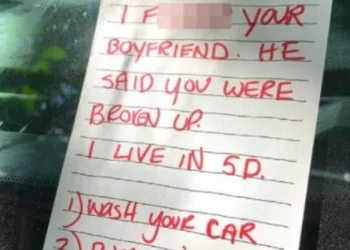 Se a moda pega?Mulher recebe bilhete de vizinha: ‘Transei com seu namorado. Termine com ele’