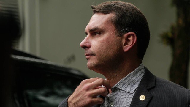 Senador Flávio Bolsonaro é diagnosticado com Covid