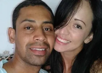 Homem mata ex-mulher a facadas na frente da filha de quatro anos do casal