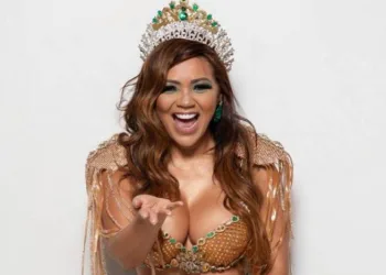 EXCLUSIVO:Polícia Militar interrompe festa na casa da mãe de cantora famosa na Zona Oeste