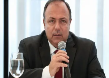 Ministério da Saúde retira covid-19 da lista de doenças de trabalho
