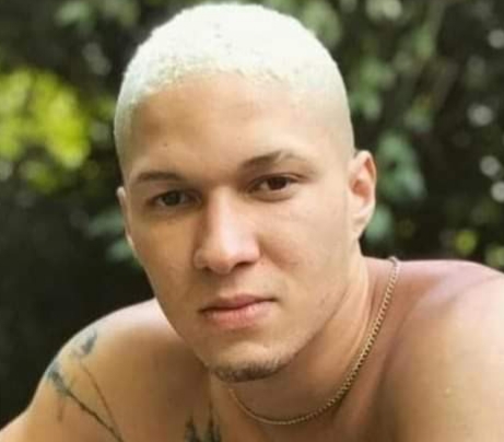 JOVEM  DESAPARECE DEPOIS DE ENTRAR NO MAR NA BARRA DA TIJUCA