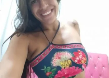 ATRIZ PORNÔ MORRE A FACADAS NO RJ