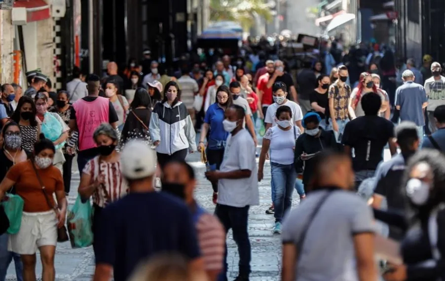 Mundo tem menor número de mortos por Covid desde julho