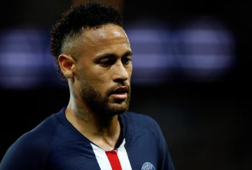 Neymar é vítima de racismo, agride jogador e é expulso