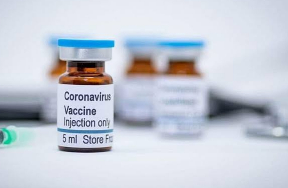 Testes da vacina de Oxford são retomados no Brasil nesta segunda-feira (14)