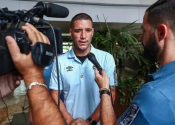 Videos: Após ameaça da torcida, Atlético desiste da contratação de Thiago Neves