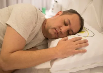 Pessoas que roncam têm até 3x mais chances de morrer por covid